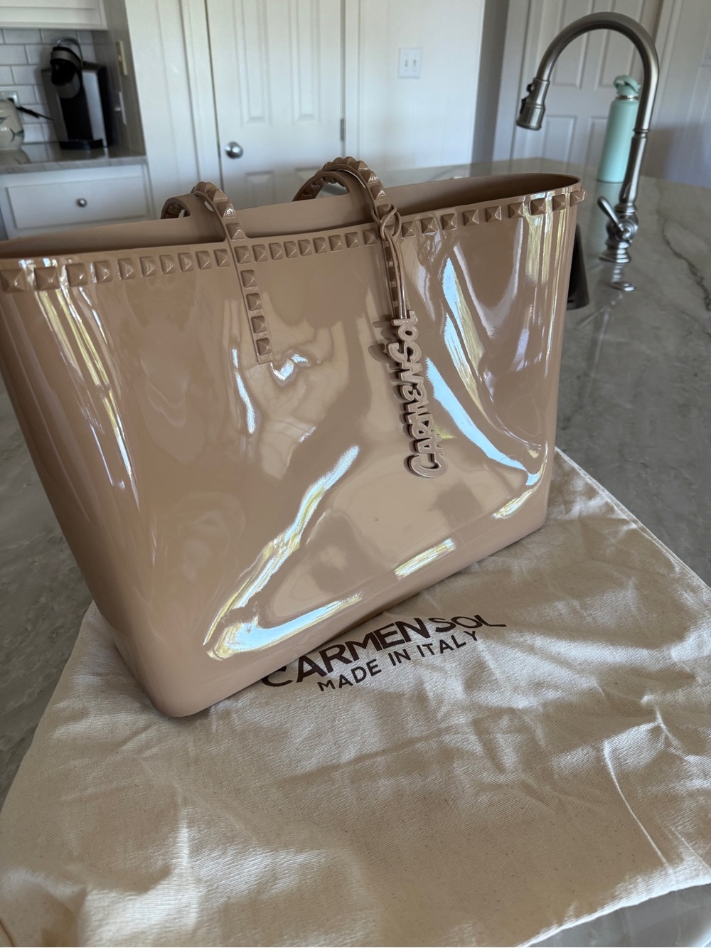Carmen Sol Glossy Stud-Trim Jelly Large Camel Tote with Logo Charm - Picture 6 of 16